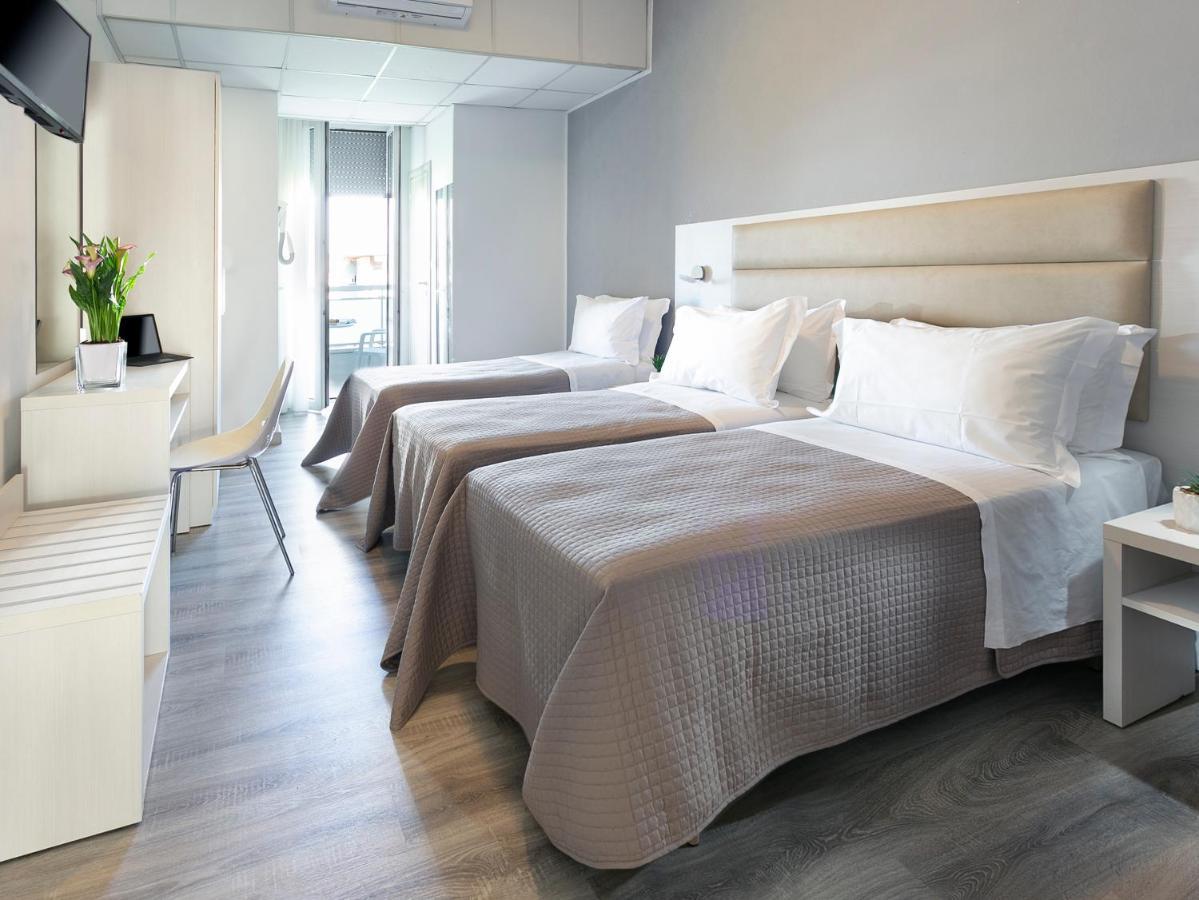 Hotel Zanarini In Centro A ريتشوني المظهر الخارجي الصورة