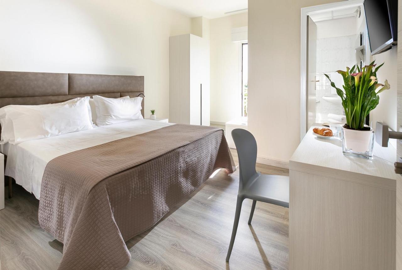 Hotel Zanarini In Centro A ريتشوني المظهر الخارجي الصورة